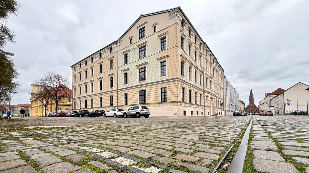 Noch ist die DWG in ihrem Verwaltungsgebäude in der Ferdinand-von-Schill-Straße zu finden, muss dort aber in absehbarer Zeit ausziehen. Geplant ist ein Neubau, die Fraktion Freies-Bürger-Forum lehnt diesen ab.