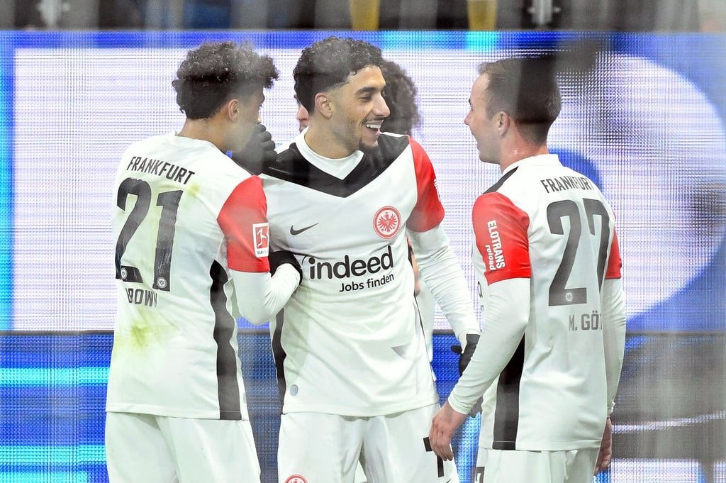 Wird von seinen Mitspielern geschätzt: Omar Marmoush (M).