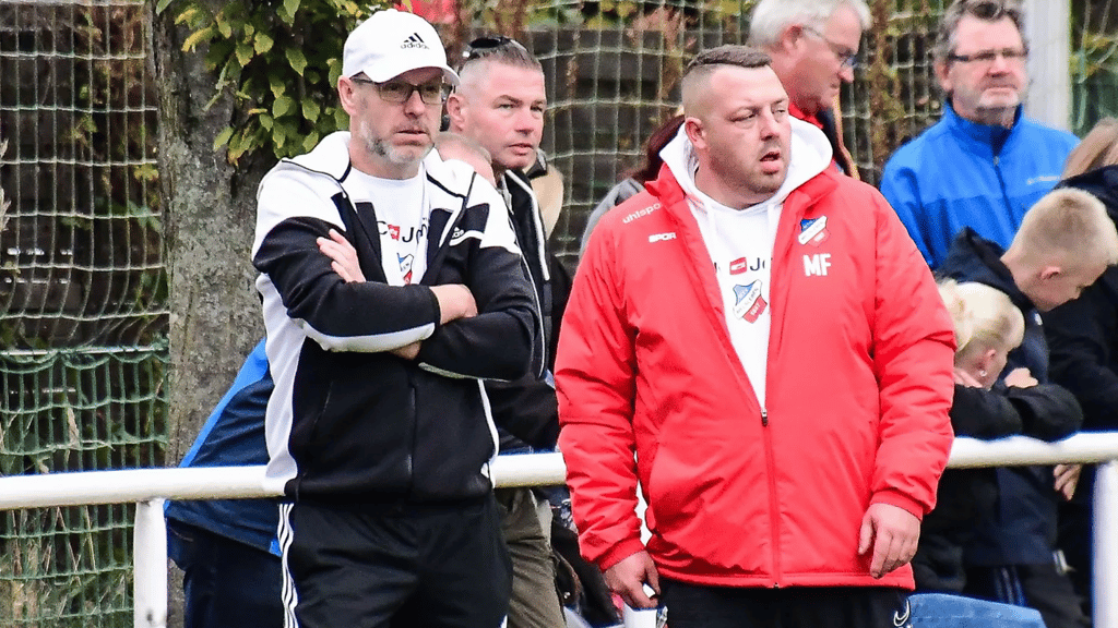 Zusammen mit Marcel Fronecke (rechts) bildete Jan Schumann in der Salzlandliga-Hinrunde das Trainerteam des MTV Welsleben.