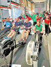 Zur Indoor Rowing Challenge unter dem Hallendach wird es immer  laut in der Agora Akademie. 