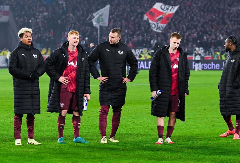 Mitglieder der geschlagenen RB-Reisegruppe in Stuttgar: Voufack, Seiwald, Klostermann, Vermeeren, Baku (v.l.)