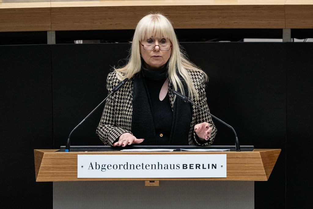 Innensenatorin Iris Spranger blickt schon auf den nächsten Jahreswechsel.