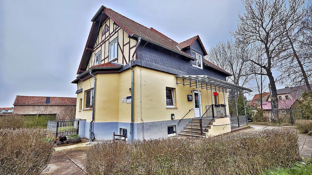 Für die Praxis in Berga wird ein Arzt oder eine Ärztin gesucht.