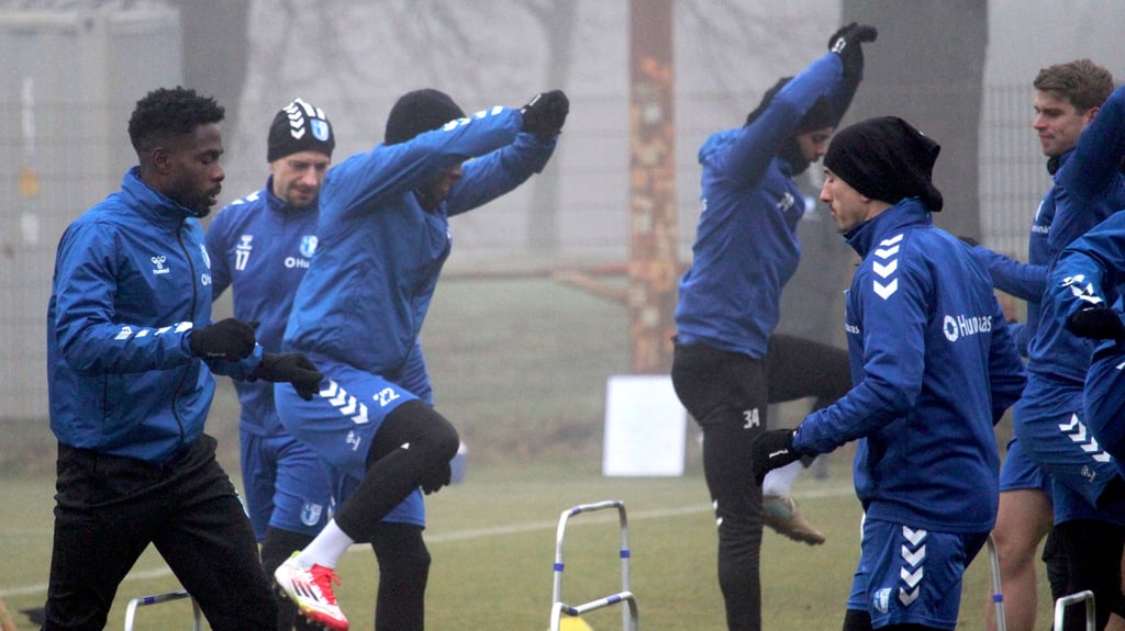 Bei eisigen Temperaturen trainierte die Mannschaft vom 1. FC Magdeburg.
