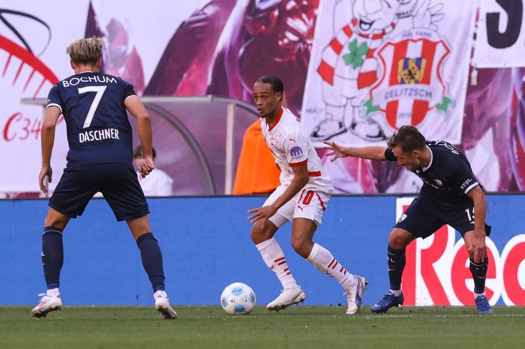Xavi Simons im Duell gegen den VfL Bochum.