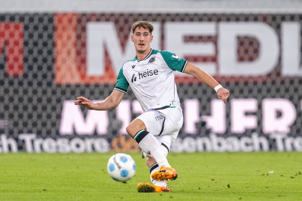 Phil Neumann wechselt im Sommer von Hannover 96 zu Birmingham City.