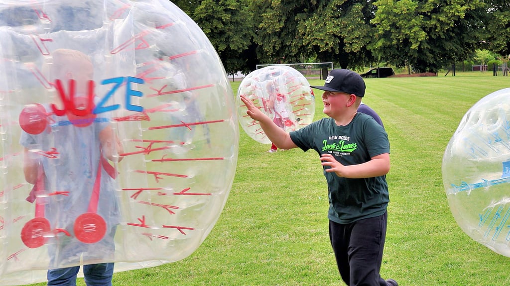 Das Kinderfest in Schollene wurde mit den „Bubble Balls“ vom Juze unterstützt. Die Havelberger Einrichtung hat gute Erfahrungen in der Zusammenarbeit mit den örtlichen Vereinen im Elb-Havel-Winkel gesammelt.