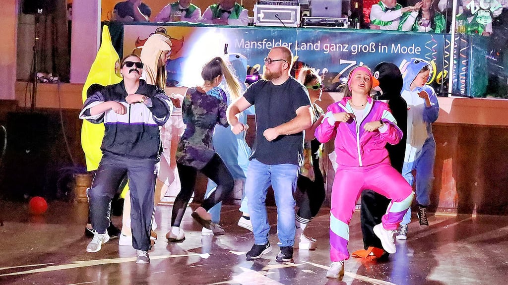 Die Ziegelröder Karnevalisten bringen viel gute Laune mit.