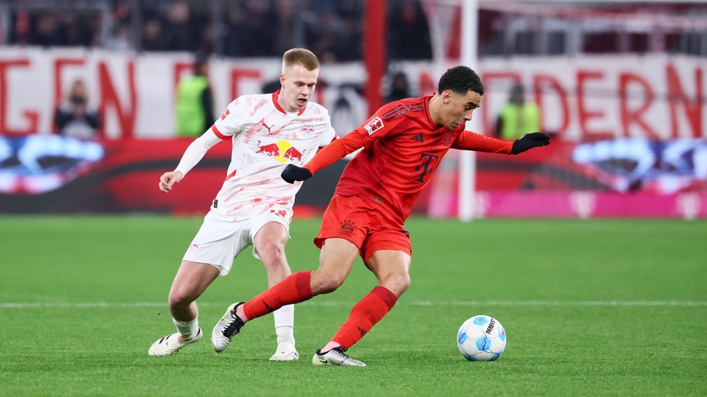 Jetzt fest Leipziger: Arthur Vermeeren. (links), hier gegen Jamal Musiala.