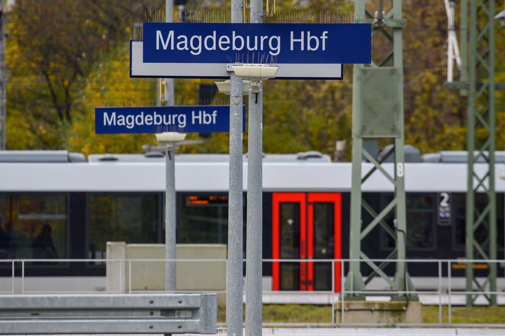 Der Zugverkehr am Magdeburger Hauptbahnhof war für einige Zeit eingestellt. (Archivbild)