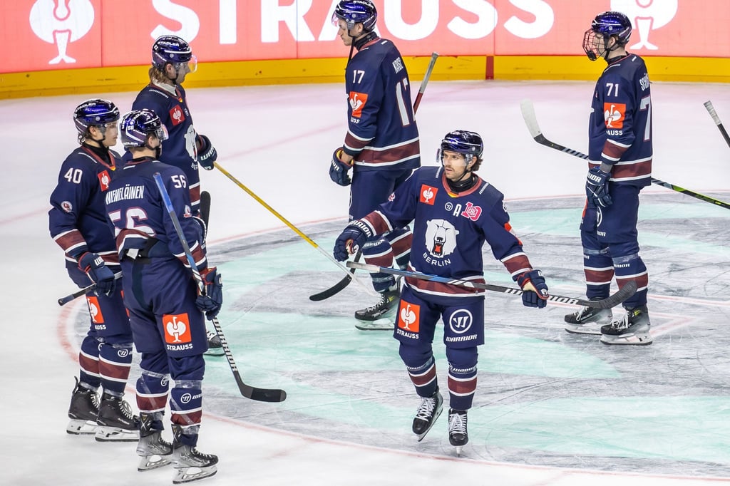 Die Eisbären Berlin kassieren im Spitzenspiel gegen Bremerhaven eine knappe Niederlage.