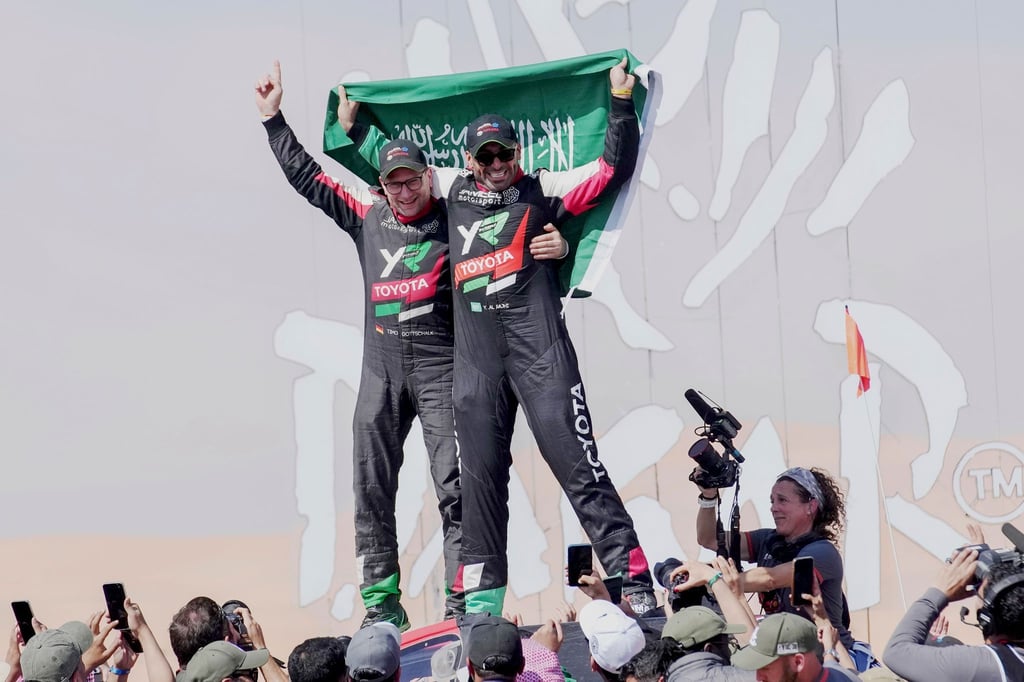 Timo Gottschalk (l) will mit seinem Fahrer Yazeed Al-Rahji in diesem Jahr öfters feiern.