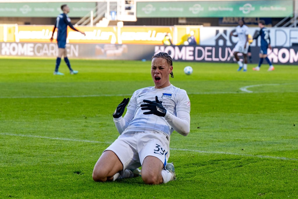 Traf sehr sehenswert zum 1:0: Herthas Derry Scherhant.