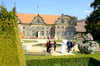 Das Kleine Schloss Blankenburg ist vor 300 Jahren errichtet worden. Heute ist es Heimstatt des Tourismusbetriebs der Harzstadt mit seiner Touristinfo, des Teams der Harzer Wandernadel und Ausgangspunkt für Führungen durch die Barocken Parks und Gärten.