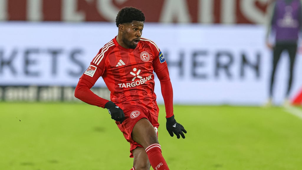 Moritz-Broni Kwarteng bereitet bei seinem Debüt für Fortuna Düsseldorf gleich ein Tor vor.