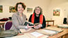 Provenienzforscherin Anastasia Yurchenko (l.) suchte im Museum der Stadt Zerbst mit Unterstützung von Museumsleiterin Agnes-Almuth Griesbach nach Anhaltspunkten von NS-Raubgut.