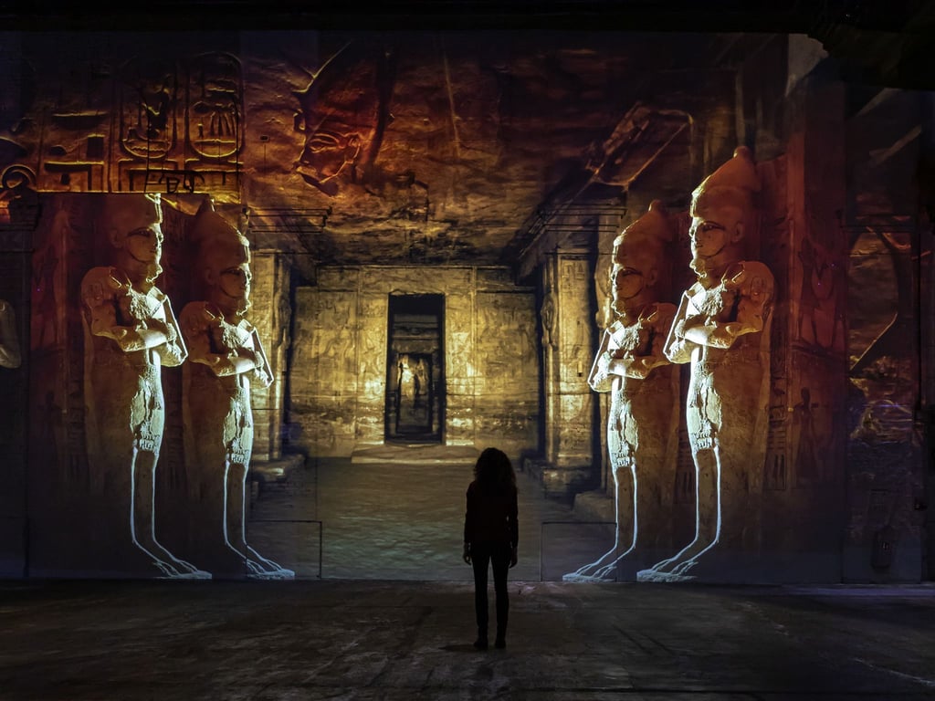 Mit Lichtprojektionen und Musik: Ab dem 24. Januar ist die Ausstellung „Im Reich der Pharaonen – eine immersive Reise ins Alte Ägypten“ im Dortmunder Kunstzentrum Phoenix des Lumières zu sehen.