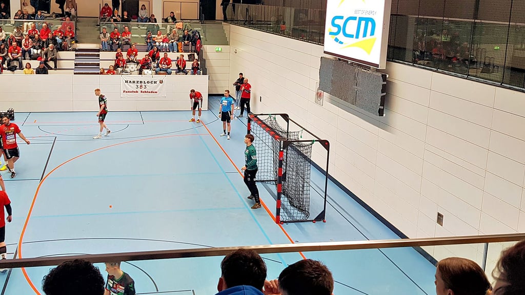 Die Anzeige an der Nordseite der Wolfgang-Lakenmacher-Halle war beim Heimspiel der SCM Youngsters gegen MTV Braunschweig abgedeckt worden.