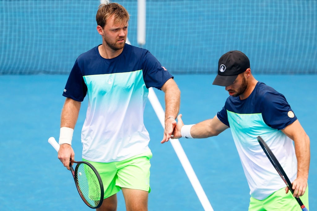 Die Doppelspieler Kevin Krawietz (l) und Tim Pütz erreichen das Halbfinale der Australian Open.