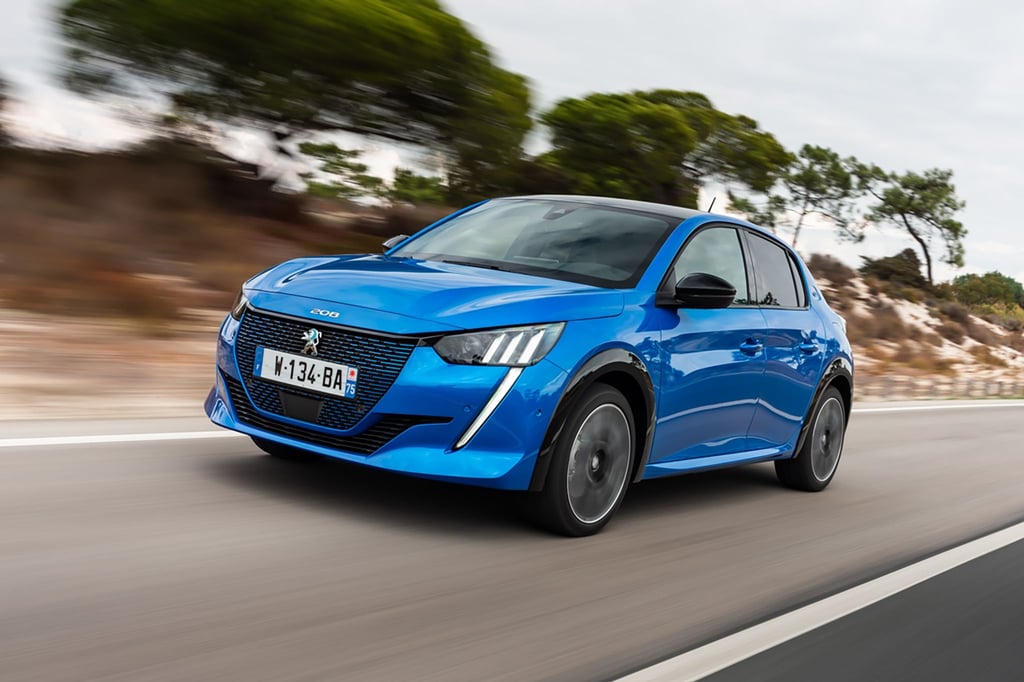 Mit dem Strom flitzen: Der elektrische Peugeot 208 unterscheidet sich optisch kaum von der klassischen Variante mit Verbrenner.