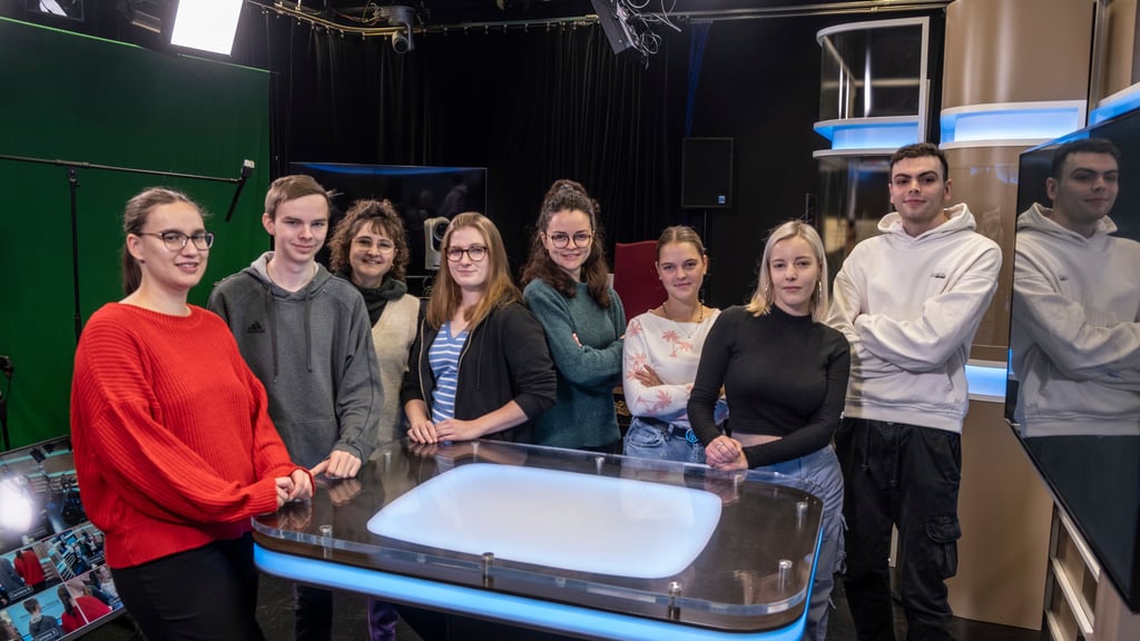 Auch im TV-Studio im Newsroom der MZ lernst du in modernster Umgebung das Handwerk des Journalismus.