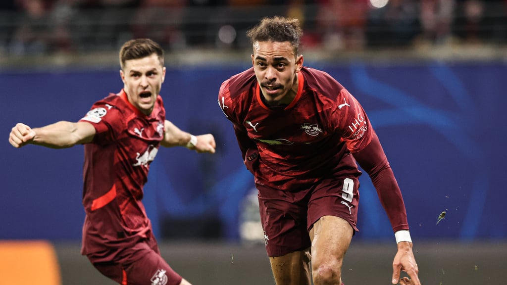 Der Joker sticht mal wieder: Yussuf Poulsen (r.).