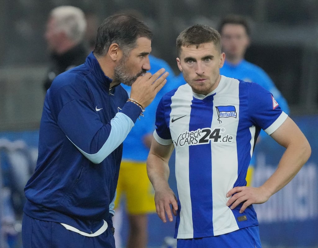 Hertha-Trainer Cristian Fiél setzt weiter auf Jonjoe Kenny.