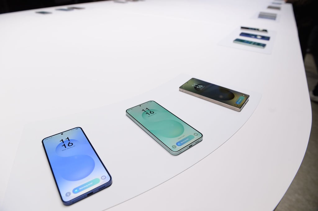 Neues Jahr, neues Galaxy S: Mit dem S25 (links), dem S25+ (Mitte) und dem S25 Ultra (links) hat Samsung die neuen Smartphone-Spitzenmodelle vorgestellt.