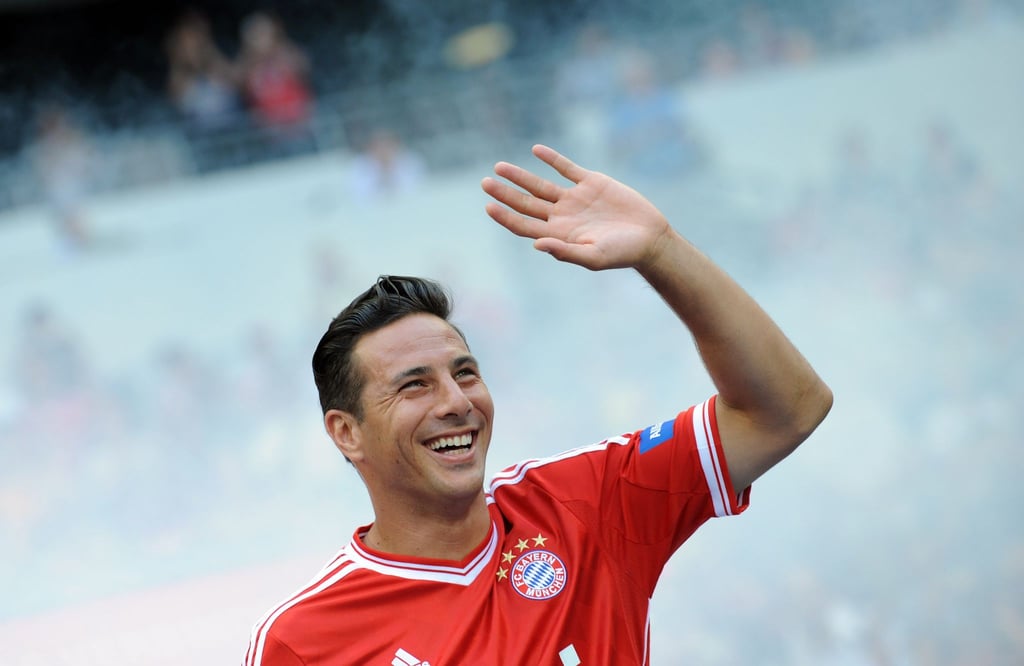 Der ehemalige Bundesligaprofi Claudio Pizarro ist in seiner peruanischen Heimat zum Ehrenprofessor ernannt worden.