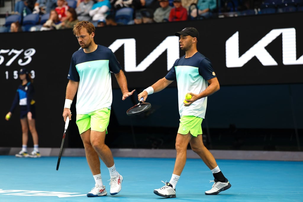 Die deutschen Doppelspieler Kevin Krawietz (l) und Tim Pütz sind im Halbfinale ausgeschieden