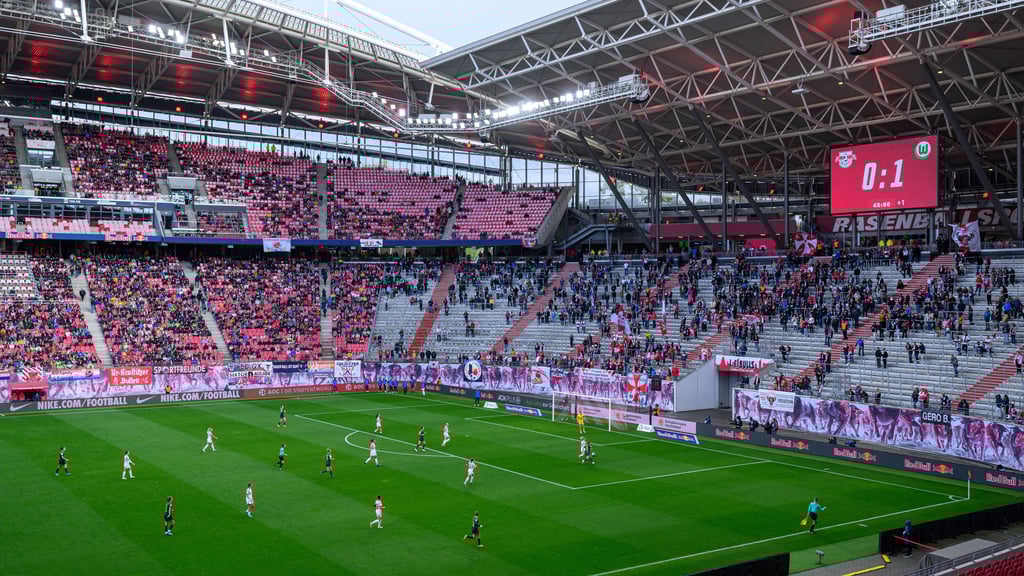 Die Frauen von RB Leipzig spielten bislang einmal im großen Stadion. 2029 soll hier die Frauen-EM stattfinden.