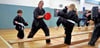 Nicole Rheinfurth in ihrem Element als Sensei beim Kampfkunsttraining in Döllnitz. 