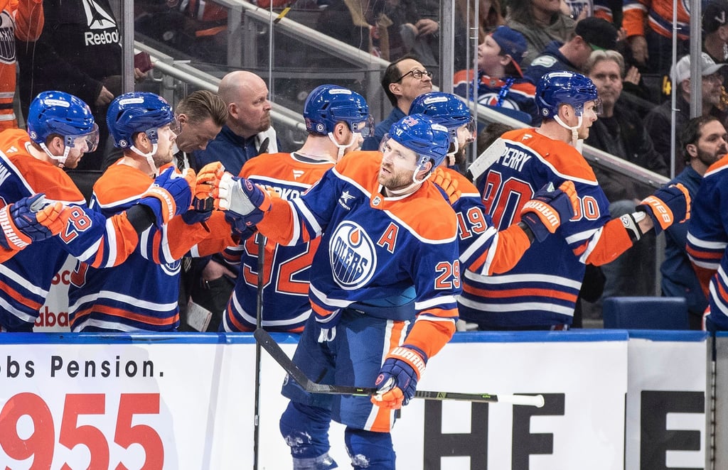 Leon Draisaitl war bei Edmontons Sieg gegen Vancouver an drei Toren beteiligt.
