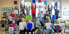 Matteo, Fabian, Jason, Finn, Jonas, Neele, Emily, Lalash, Hannah, Victoria, Samira, Ian, Hanna, Anthony, Lara, Lena, Klara, Kira, Masa, Willie und Penelope von der Siedlungsgrundschule in Bad Dürrenberg mit ihren Halbjahreszeugnissen.    