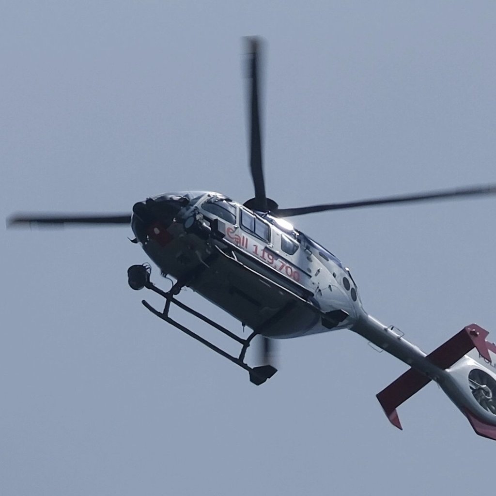 In der Nacht von Freitag auf Samstag kreiste ein Polizeihubschrauber über der Stadt.