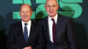 DFB-Präsident Bernd Neuendorf (r) und Bundeskanzler Olaf Scholz sprechen von der gesellschaftlichen Bedeutung des Fußballs.