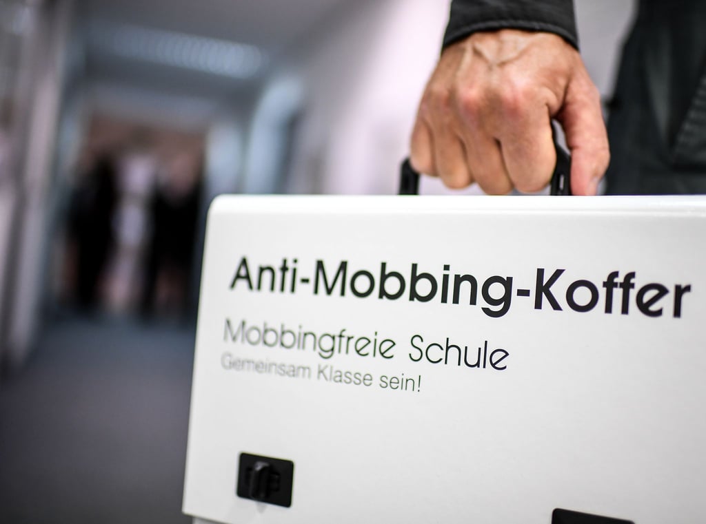 Der Sächsische Lehrerverband fordert von der Politik mehr Schutz für Lehrkräfte vor Gewalt (Symbolbild).