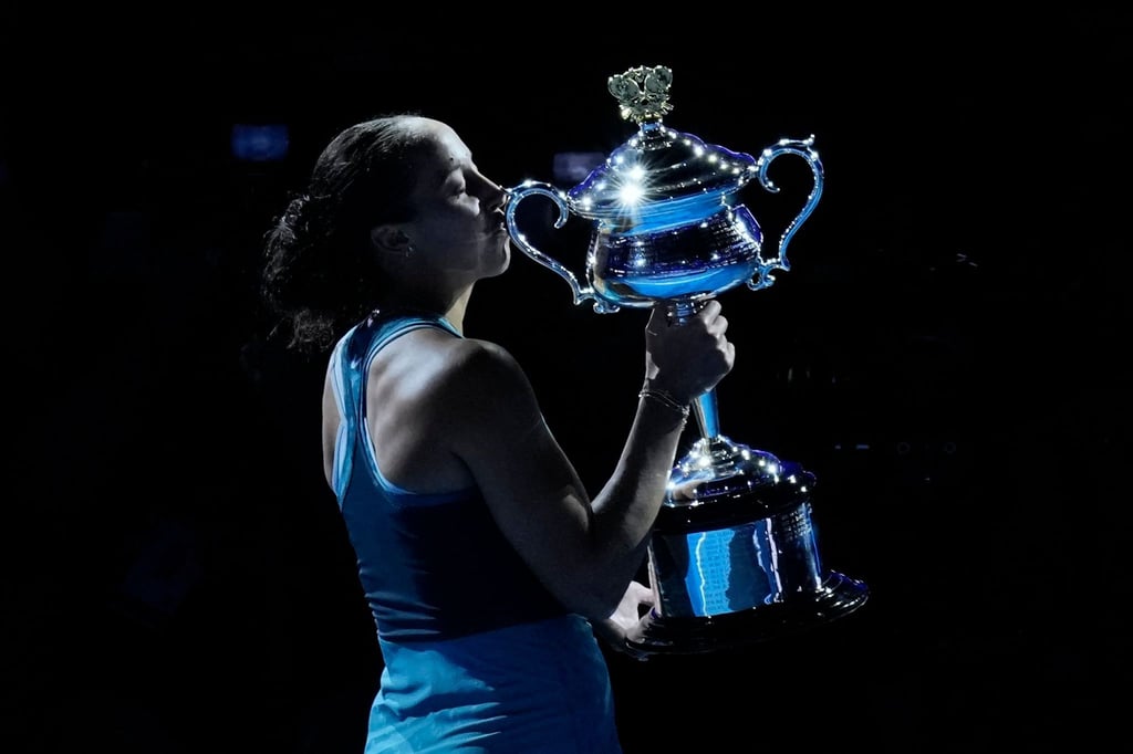 Madison Keys wollte den Pokal gar nicht mehr aus den Händen geben