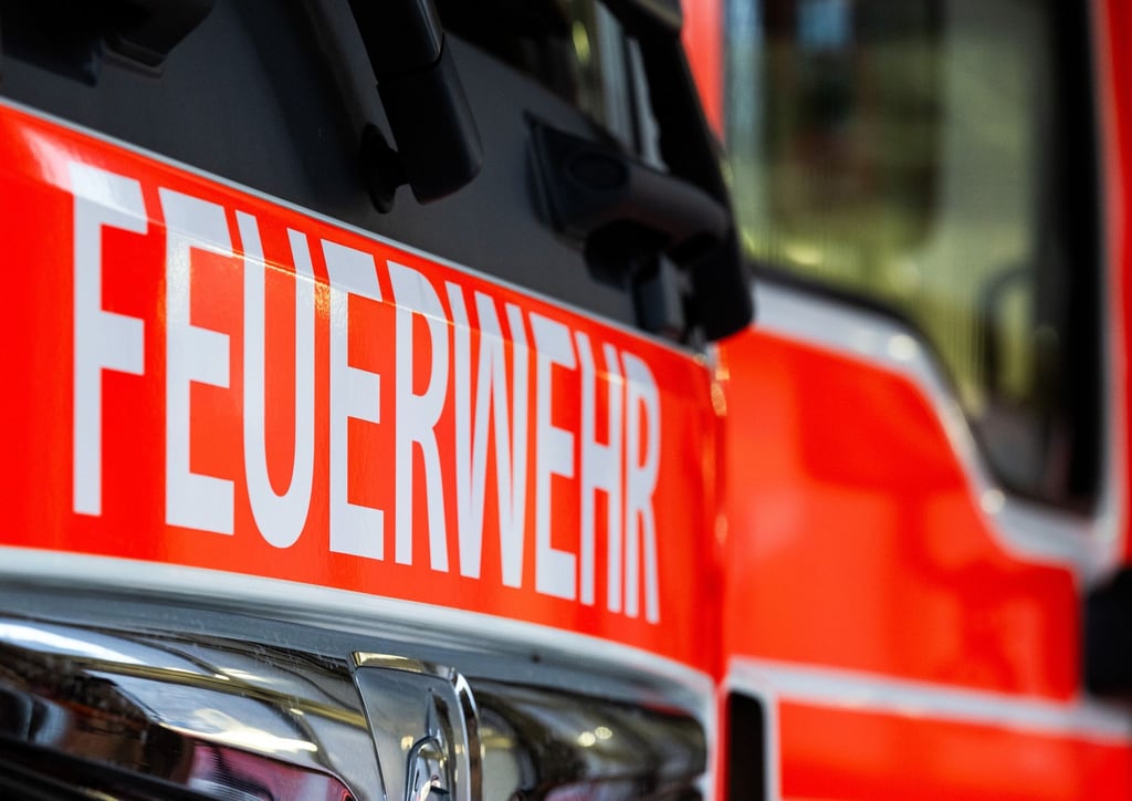 Die Feuerwehr konnte den Schwelbrand im Klinikum löschen und ein Übergreifen auf benachbarte Zimmer verhindern. (Symbolfoto)