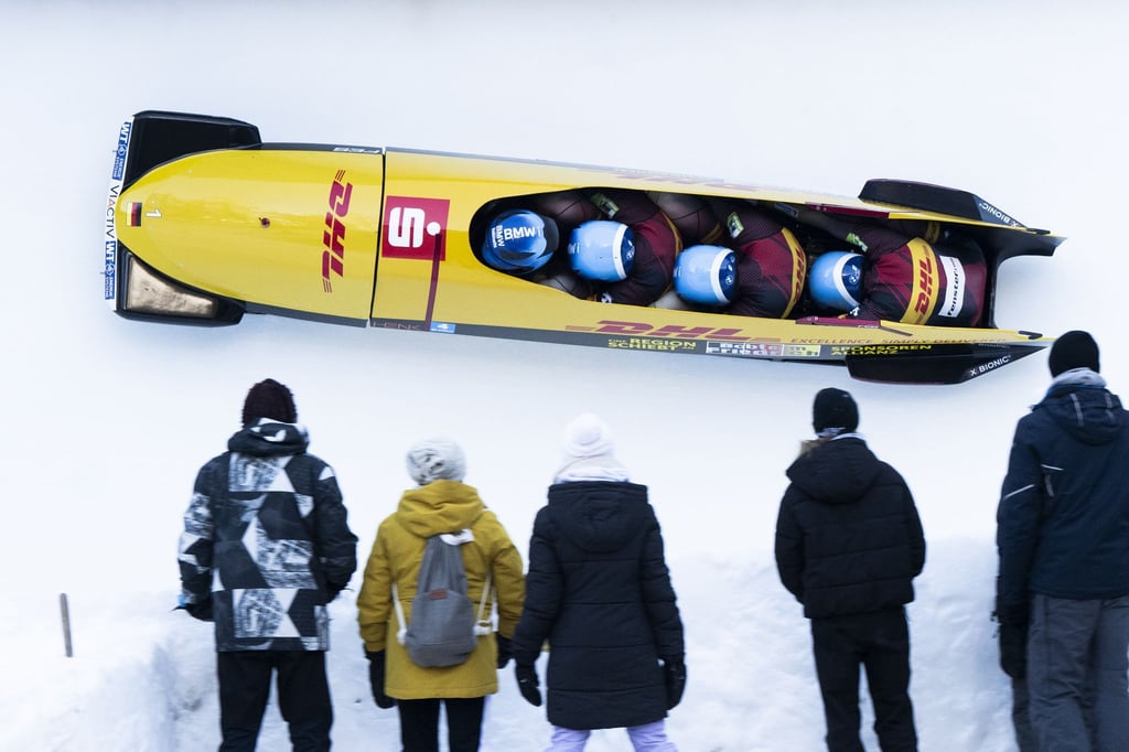 Francesco Friedrich musste sich beim Viererbob-Weltcup in St. Moritz erneut dem Briten Brad Hall geschlagen geben.