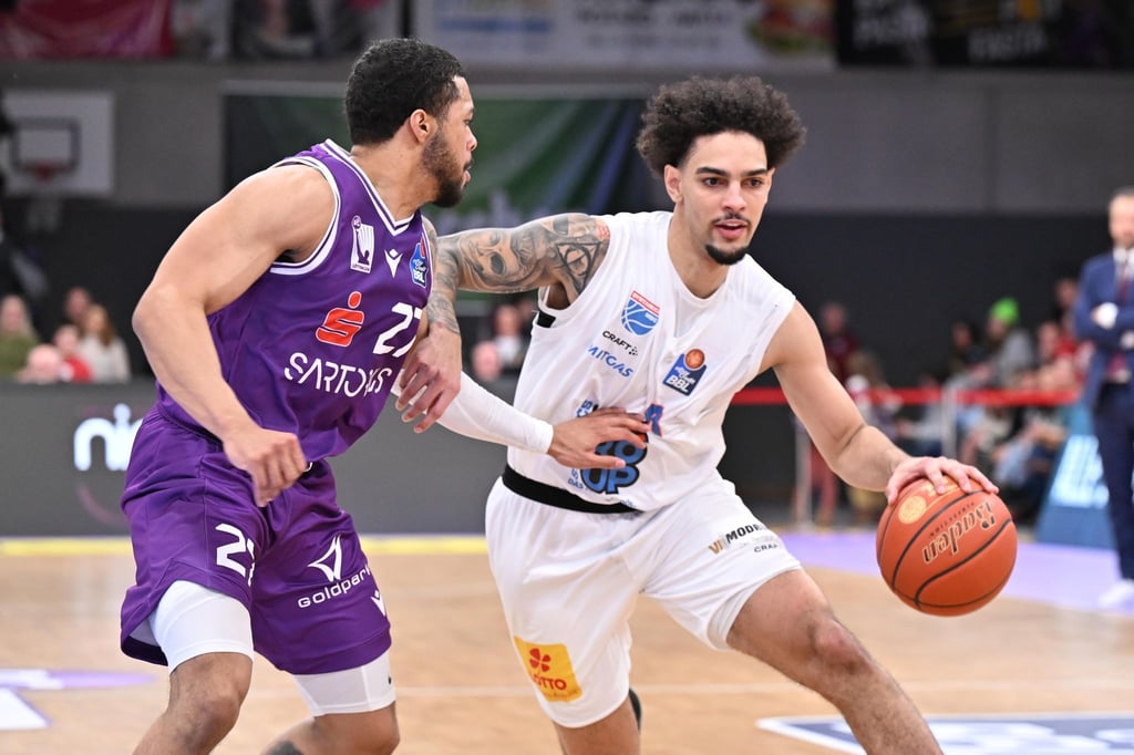 Michael Devoe (r) war der Matchwinner für Weißenfels in Göttingen.