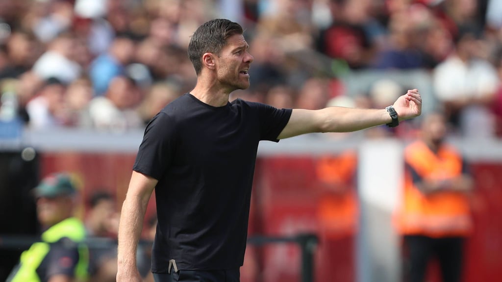 Xabi Alonso erwartet ein schweres Spiel in Leipzig (Archivbild).