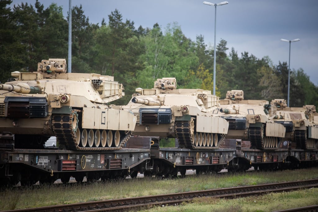 Die USA haben der Ukraine unter anderem Kampfpanzer vom Tpy M1A1-Abrams für die Verteidigung geliefert. (Archivbild)