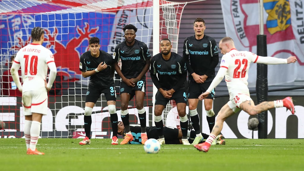 Direkter Freistoß-Treffer: David Raum.