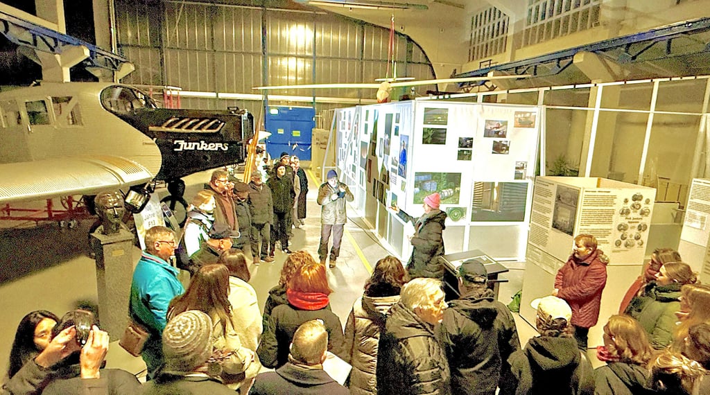 Die Ausstellungseröffnung der Designstudenten im Technikmuseum hatte reges Interesse bei den Dessau-Roßlauern gefunden.