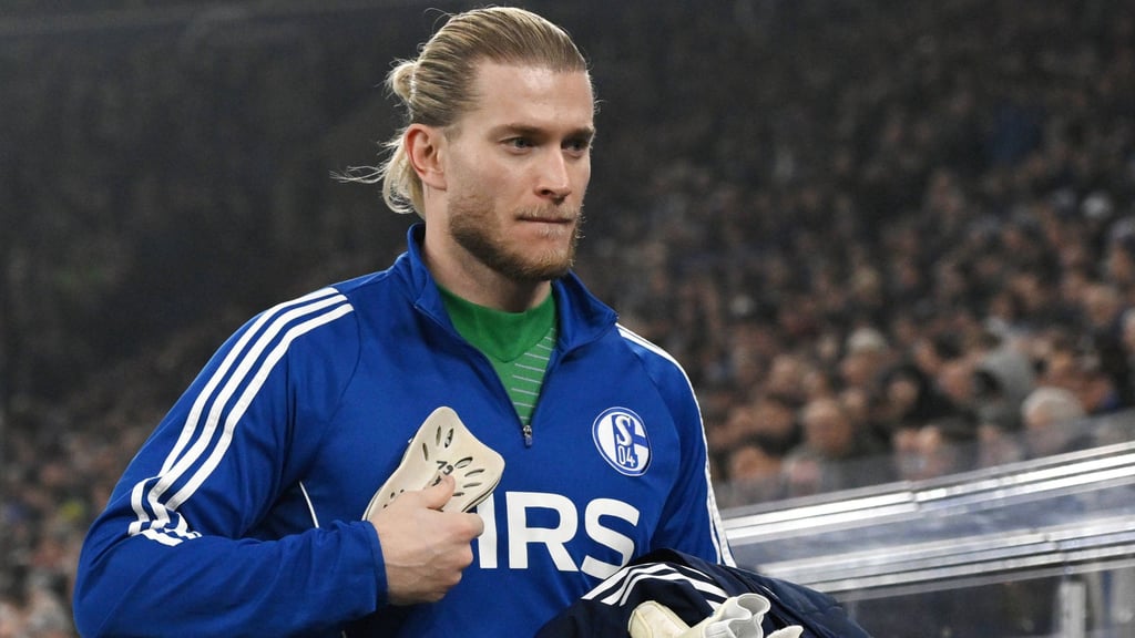 Torwart Loris Karius stand gegen Nürnberg erstmals im Schalke-Kader. Steht er gegen den 1. FC Magdeburg bereits im Tor?