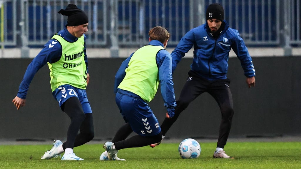 Der 1. FC Magdeburg bereitet sich auf das Spiel beim FC Schalke 04 am Samstagabend vor.