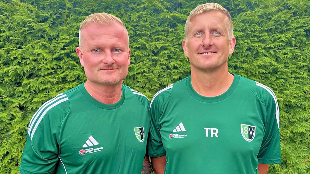 Andreas Rohrschneider (rechts) übernahm im Sommer als Coach des SV Wolmirsleben/Unseburg/Tarthun.