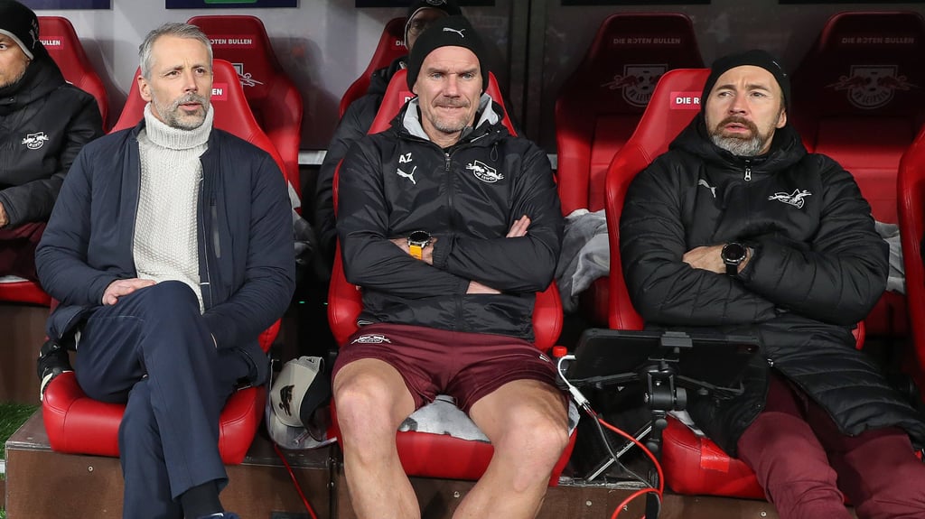 Stehn zusammen: Marco Rose und seine Co-Trainer Alex Zickler und Marco Kurth (von links).