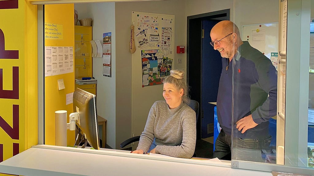 In der Jugendherberge gibt es für Ingolf Zander und Patricia Wolter gibt im Winter viel zu tun.